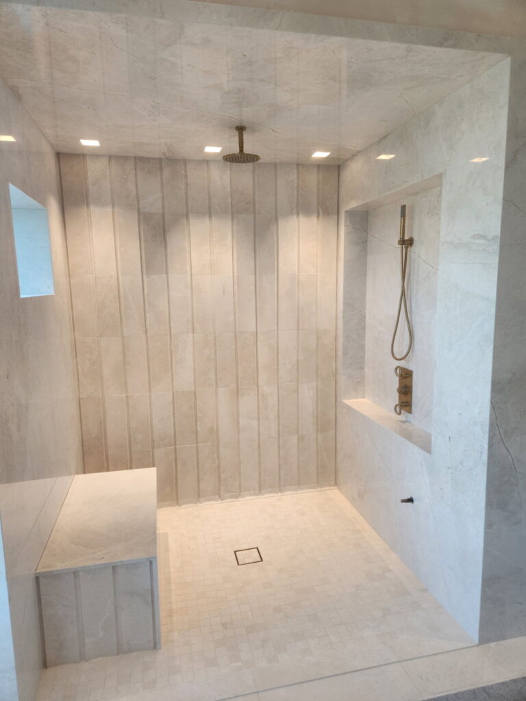 1402520291822262569 (4)